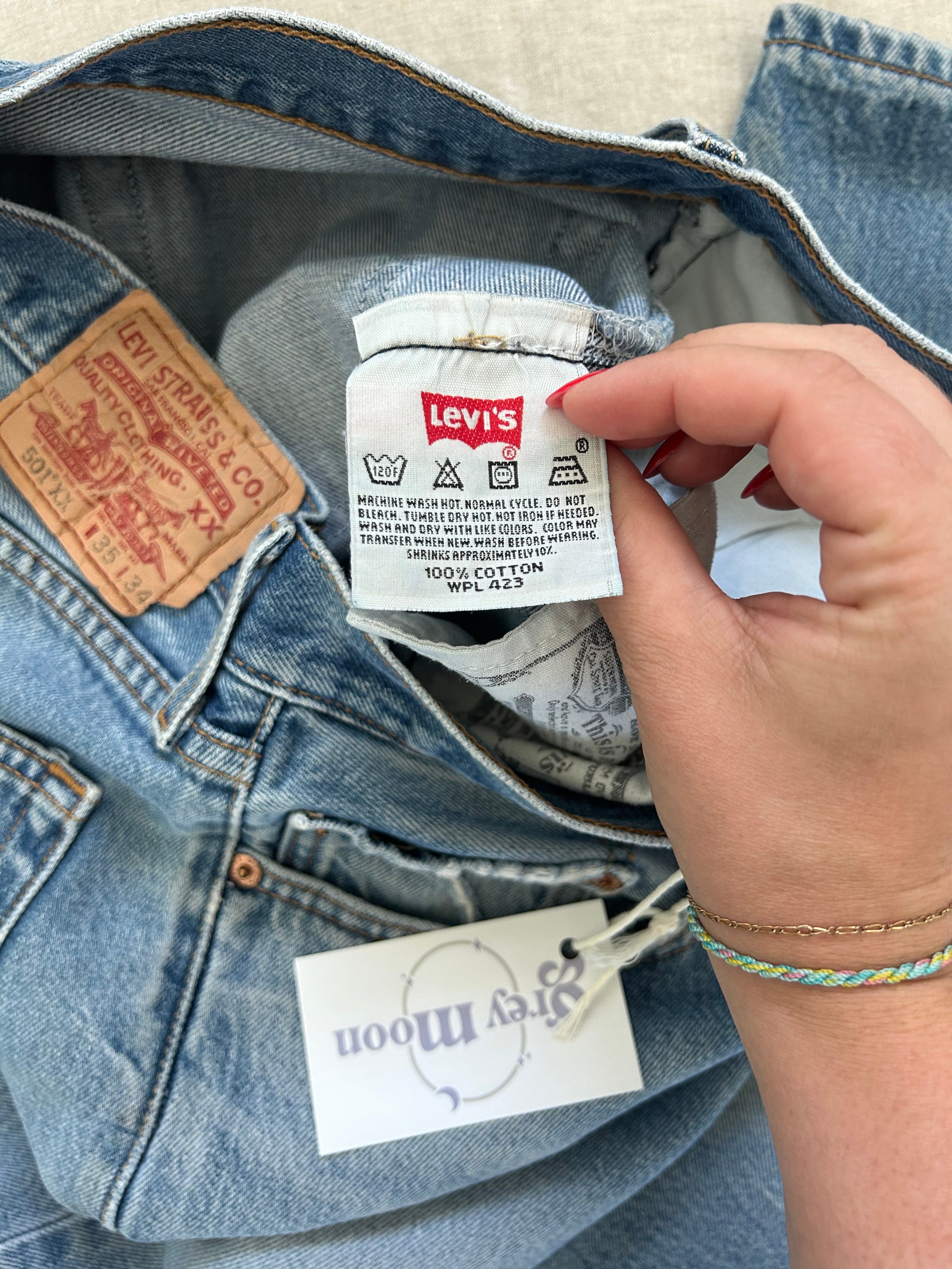 Vintage Levi’s 501 | Size 8