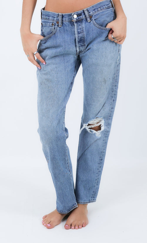 Vintage Levi's 501 | Size 4 Distressed